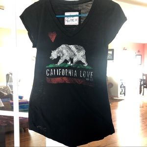 California Love Black vneck top 🖤